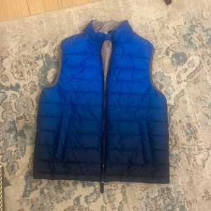 Reversible ombré blue or gray vest